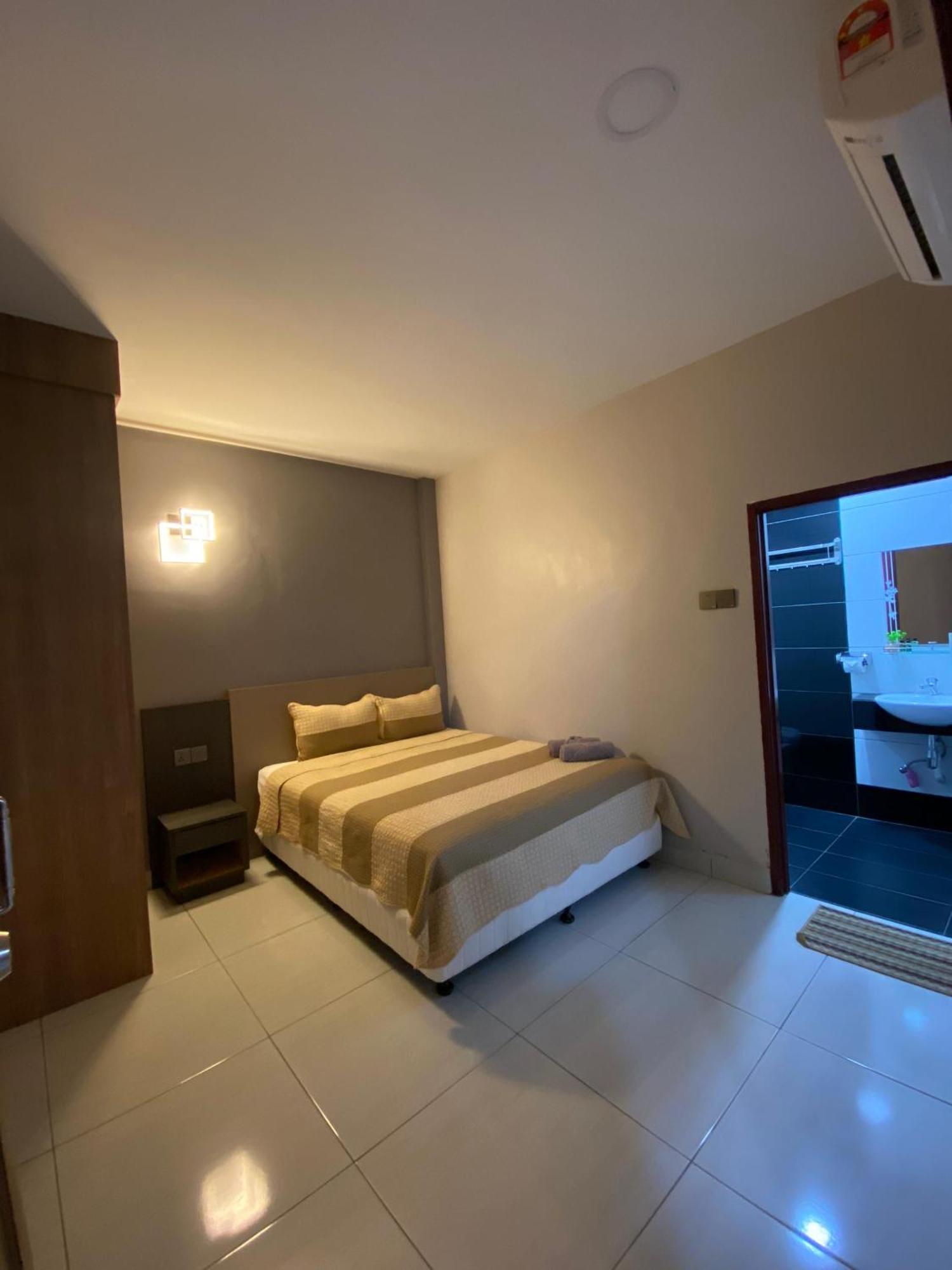 Grand Village Inn Пантай Ченанг Екстериор снимка