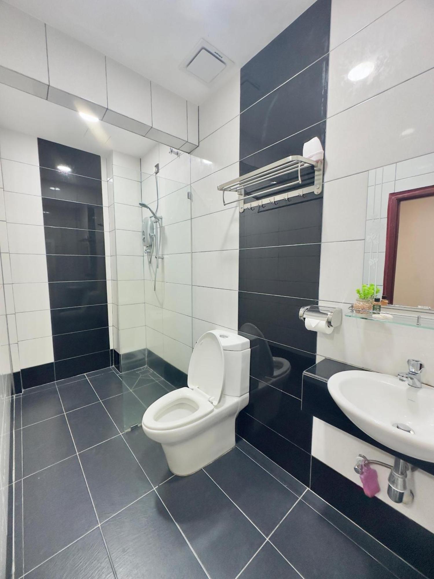 Grand Village Inn Пантай Ченанг Екстериор снимка